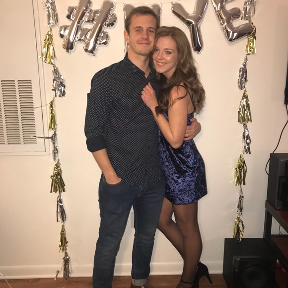 Meet your Posher, Madison - Picture 3 of 4